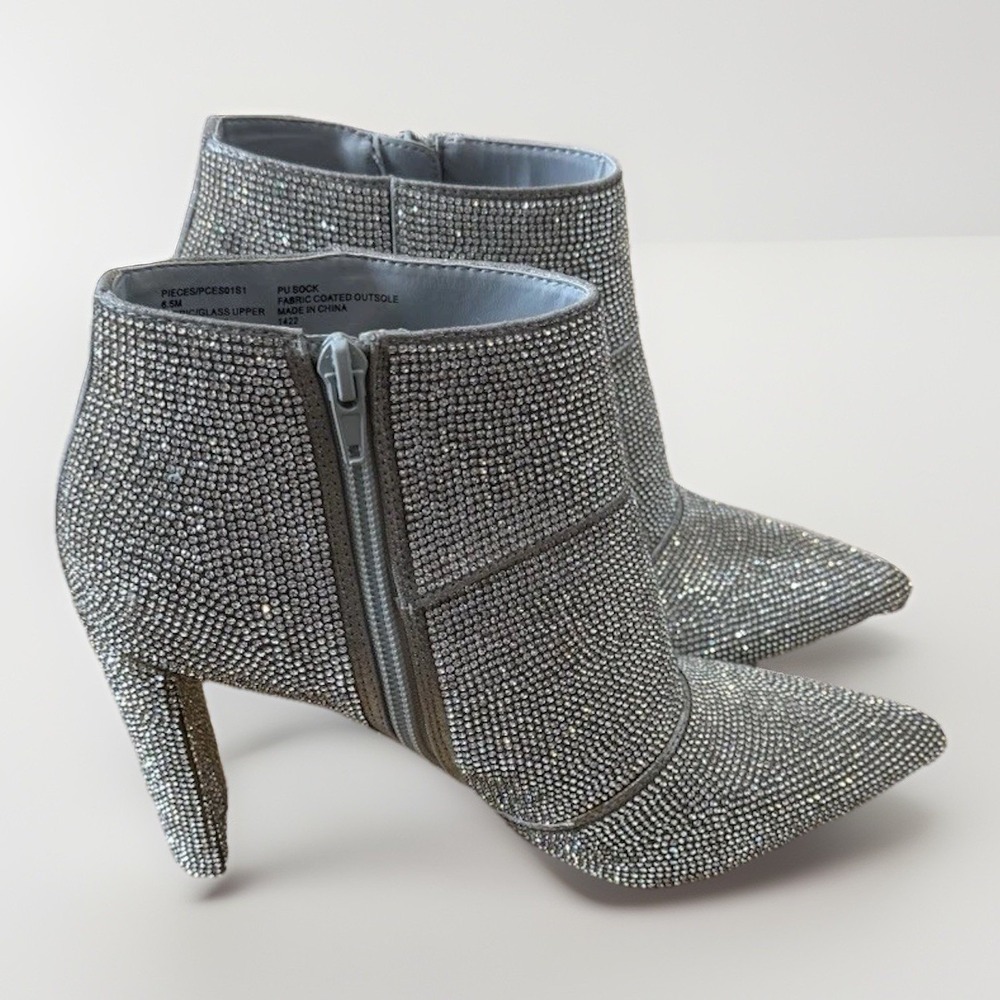 Steve Madden Trista - Rhinestone‎ Booties